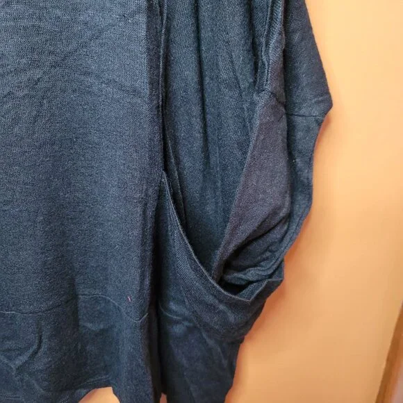 Sublime Black Hacci Dolman Pocketed Sweater Top Medium NWT - Picture 5 of 5
